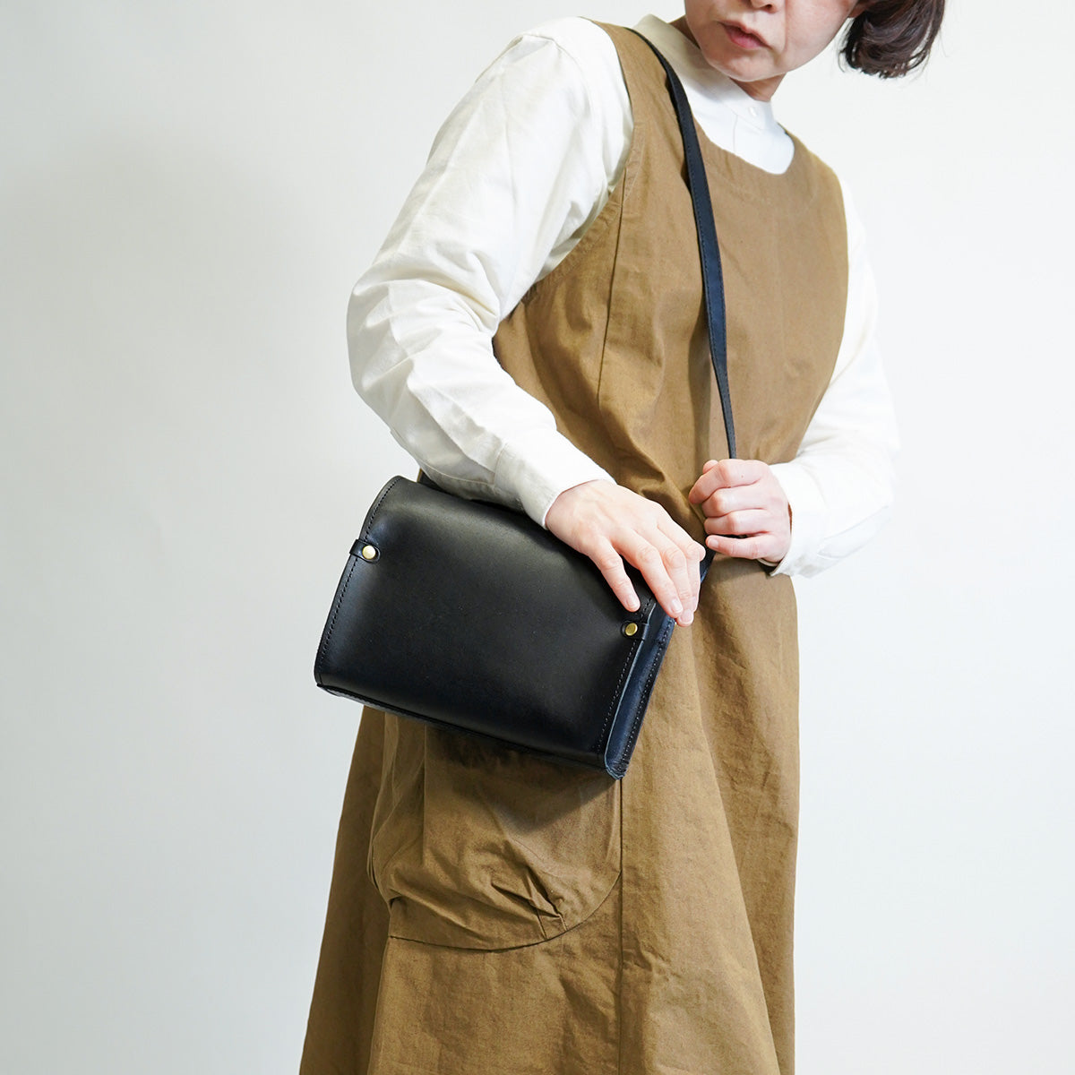Double Oil VI LEATHER Dome Mini Shoulder Bag CMAK1021