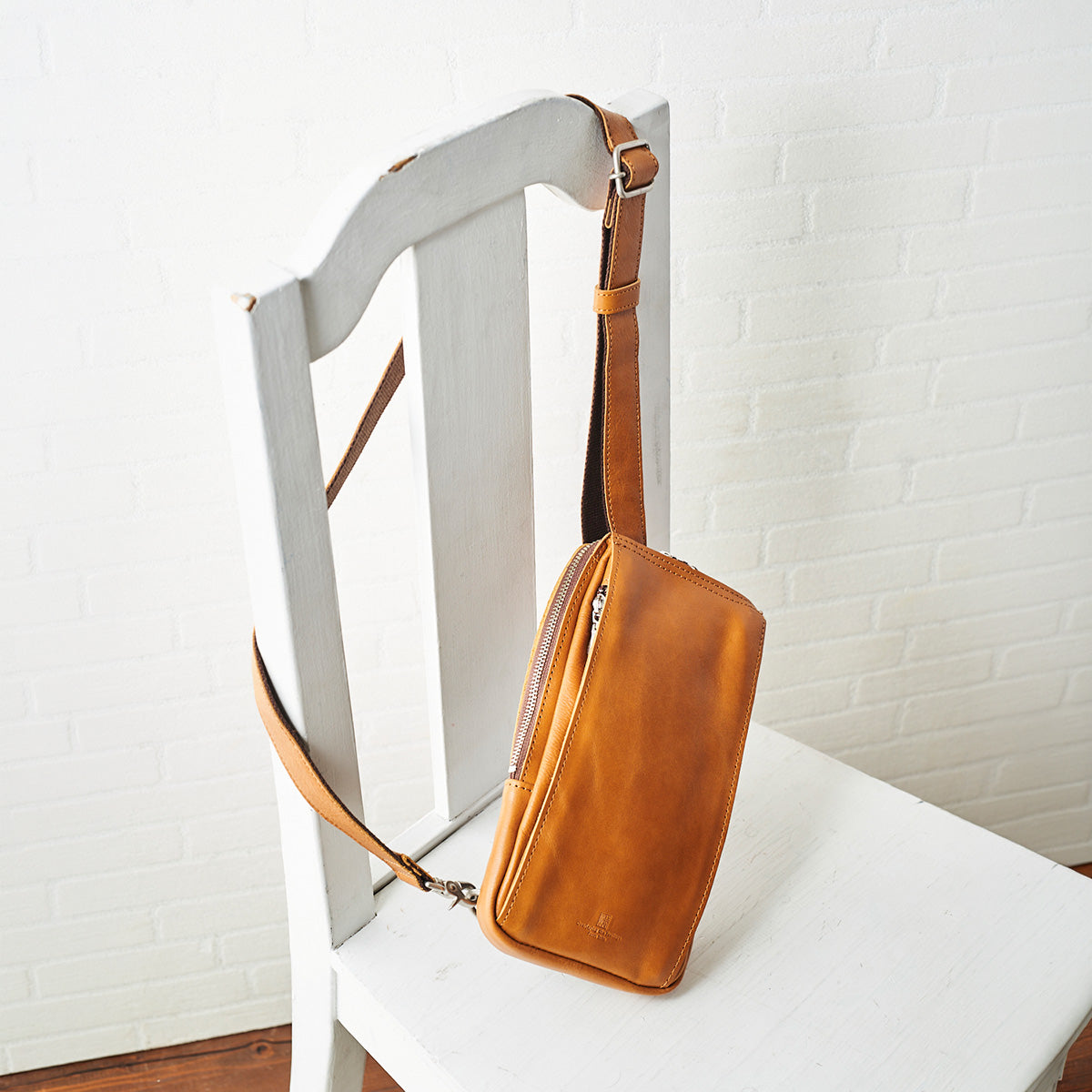 SLANTING -Slanting- Vertical Sling Bag S KOT1007