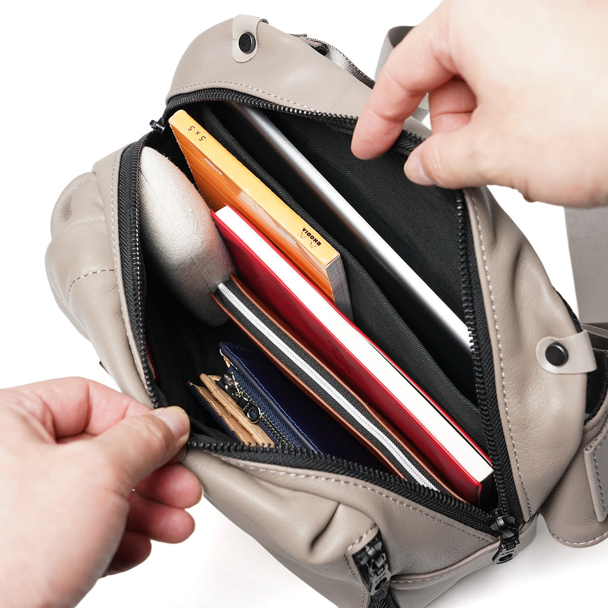 Oil Soft Leather Horizontal Crossbody Bag YNM990