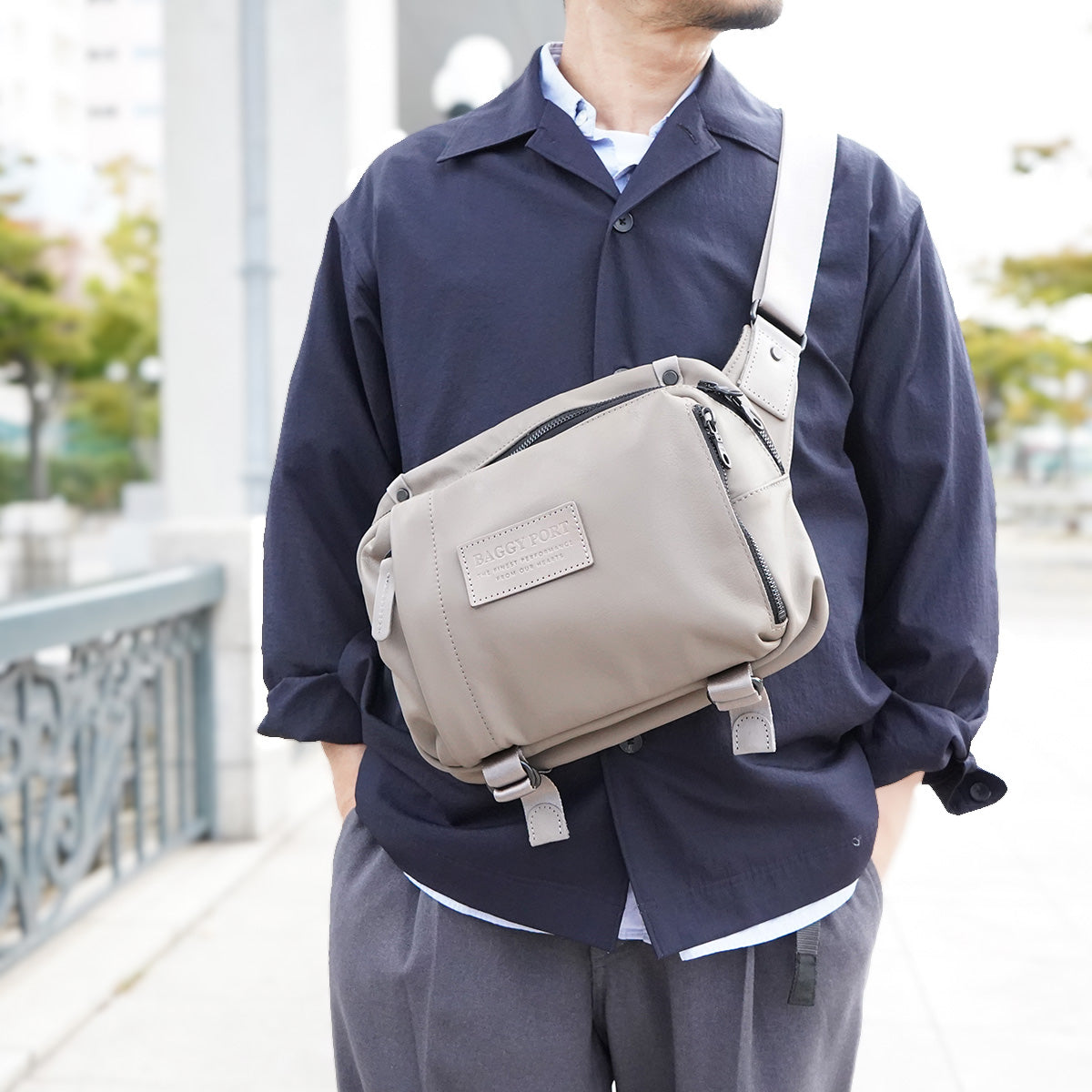 Oil Soft Leather Horizontal Crossbody Bag YNM990