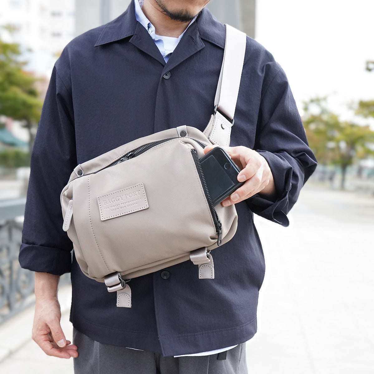 Oil Soft Leather Horizontal Crossbody Bag YNM990
