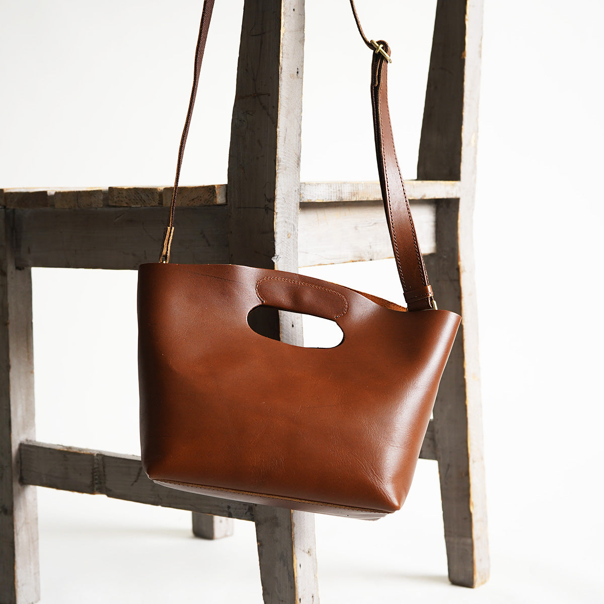 Double Oil VI LEATHER Woven Mini Shoulder Bag CMAK1016