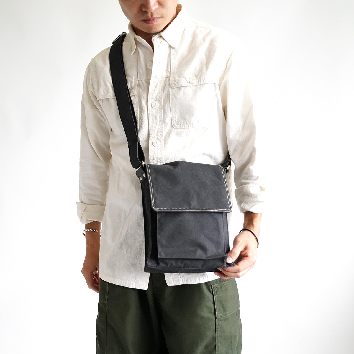 Shelter Duck 單肩包 INS601