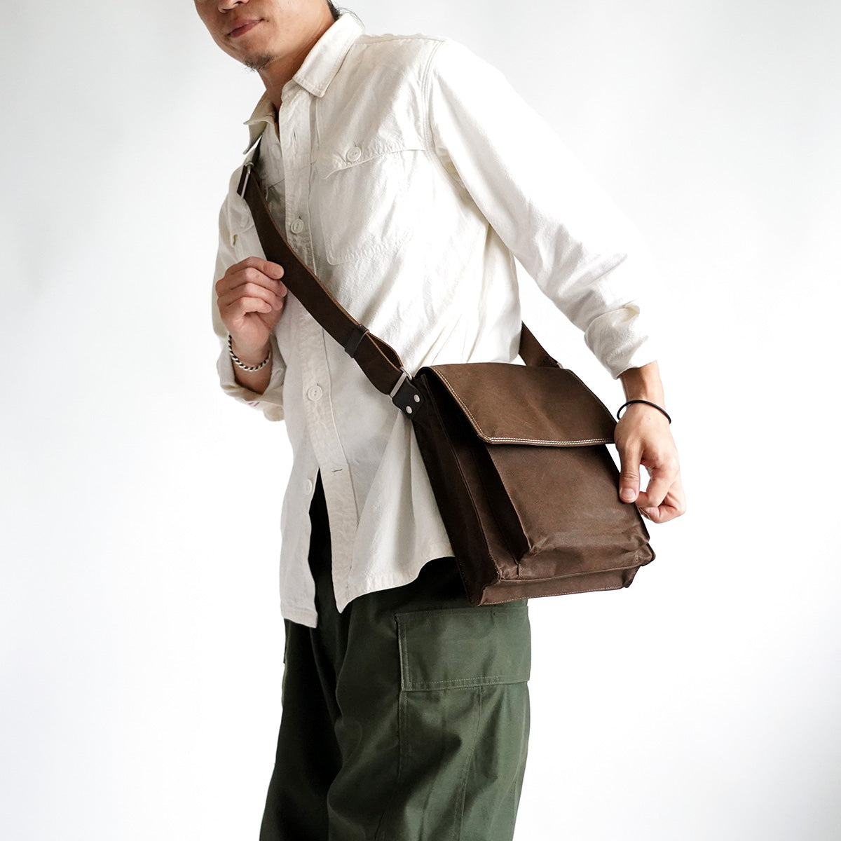 Shelter Duck 單肩包 INS601