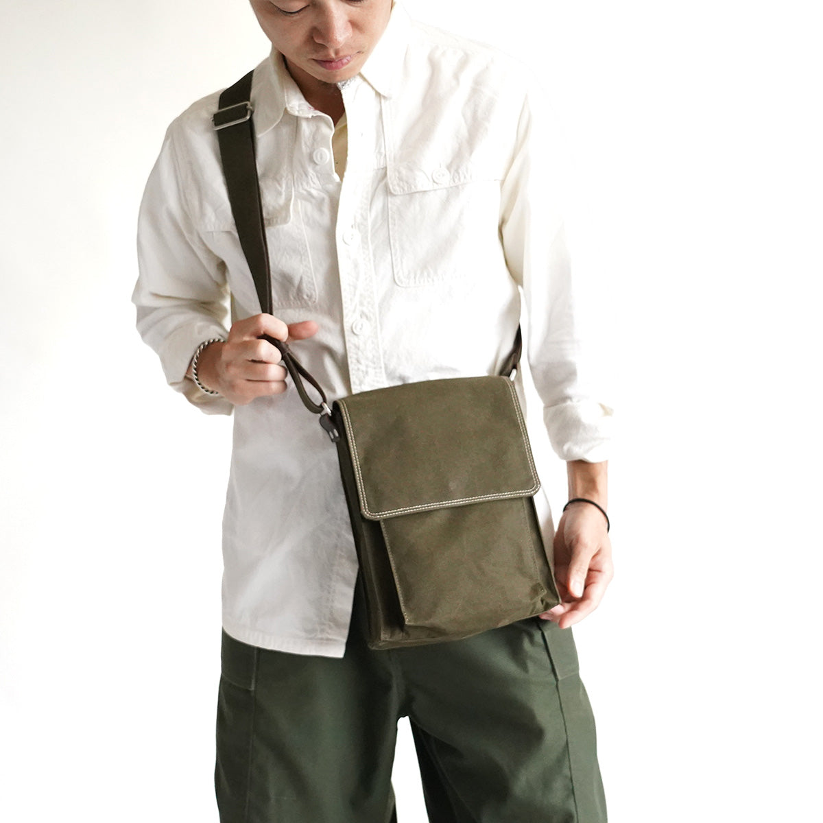 Shelter Duck 單肩包 INS601