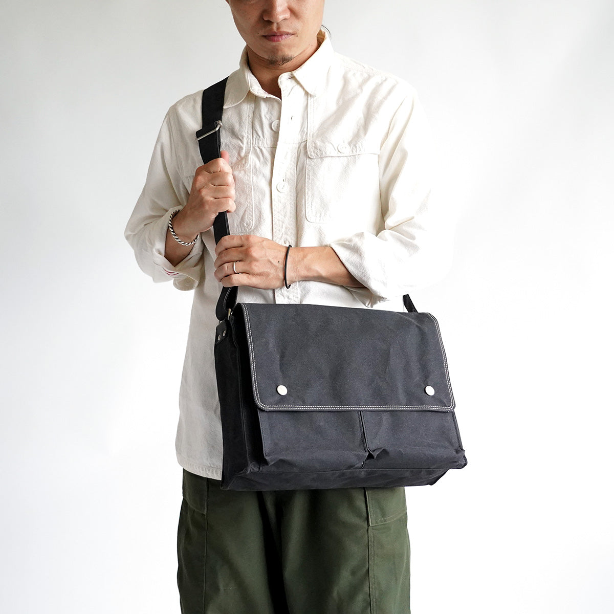 シェルターダック 横型ショルダーバッグ(L) INS603