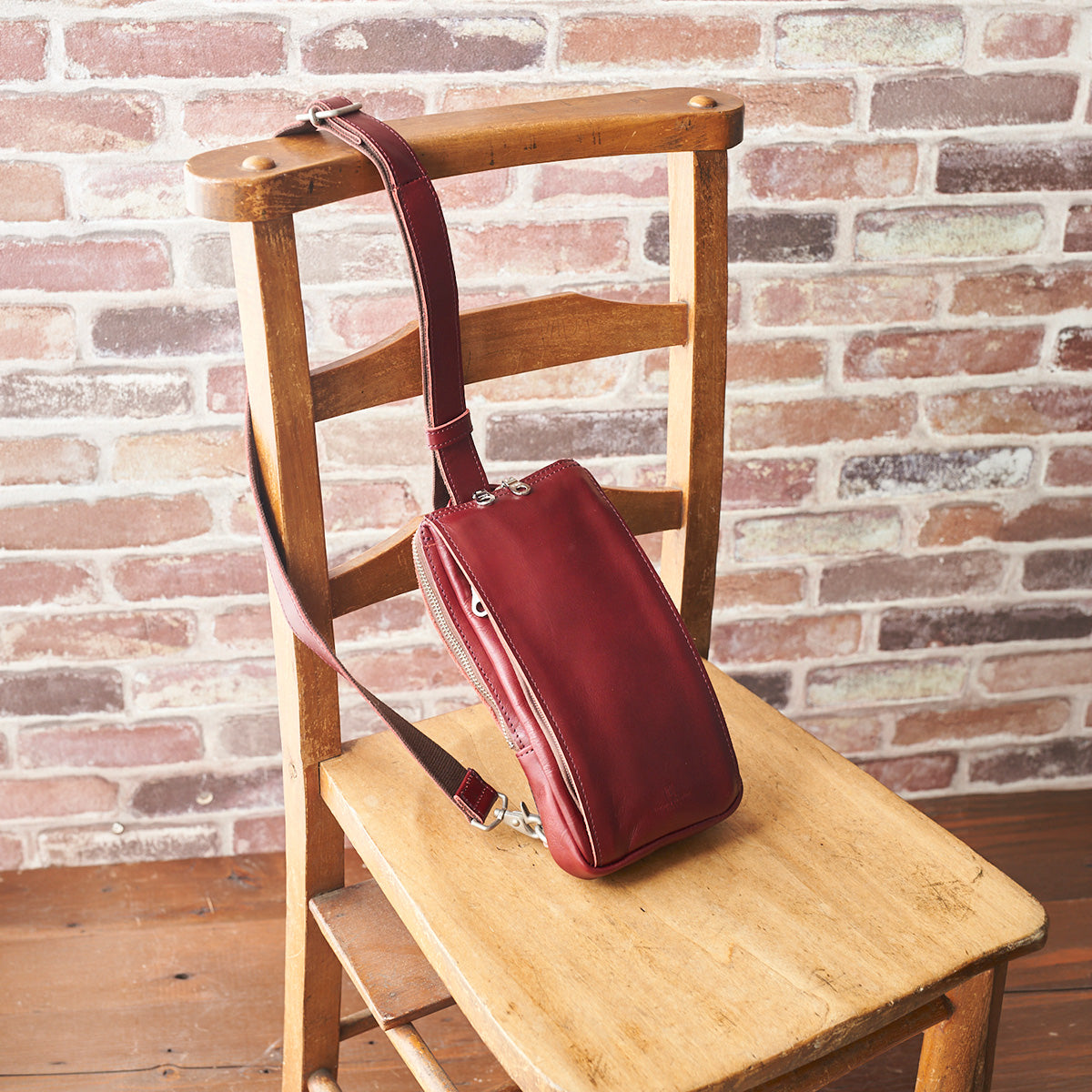 SLANTING -Slanting- Vertical Sling Bag S KOT1007