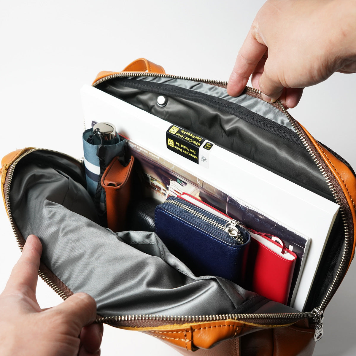 SLANTING -Slanting- Horizontal Body Bag KOT1012