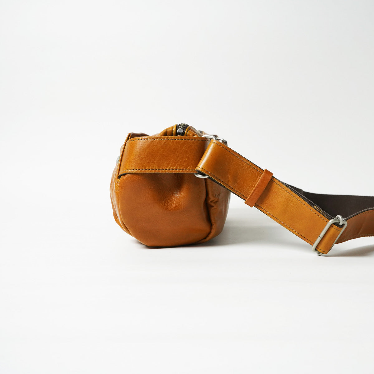 Full-Chrome Body Shoulder Bag KOT850