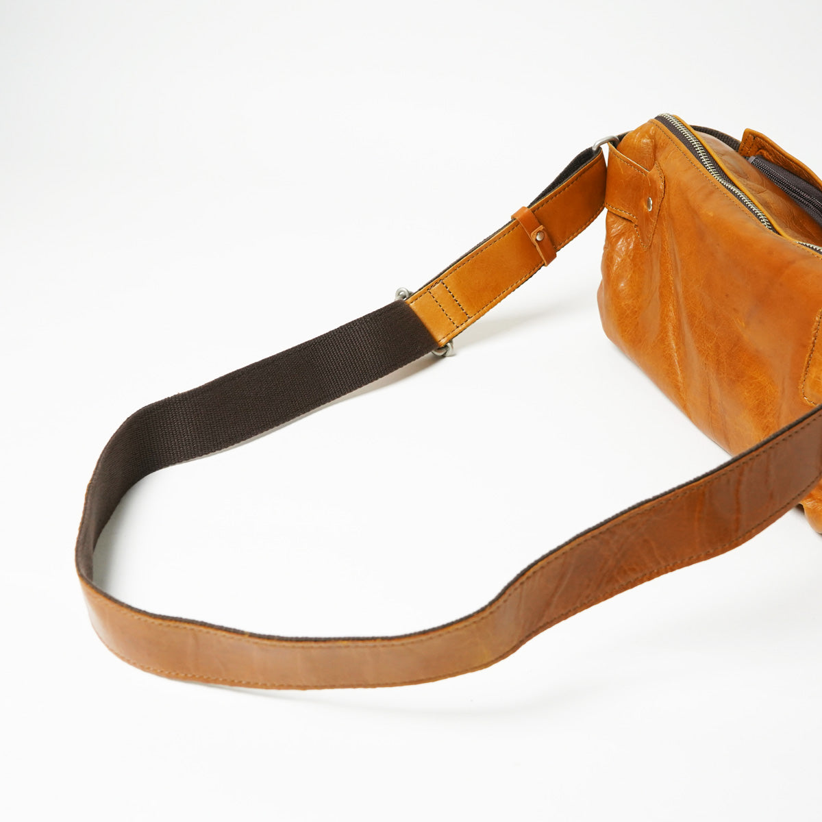 Full-Chrome Body Shoulder Bag KOT850