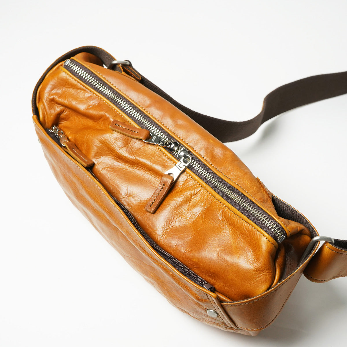 Full-Chrome Body Shoulder Bag KOT850