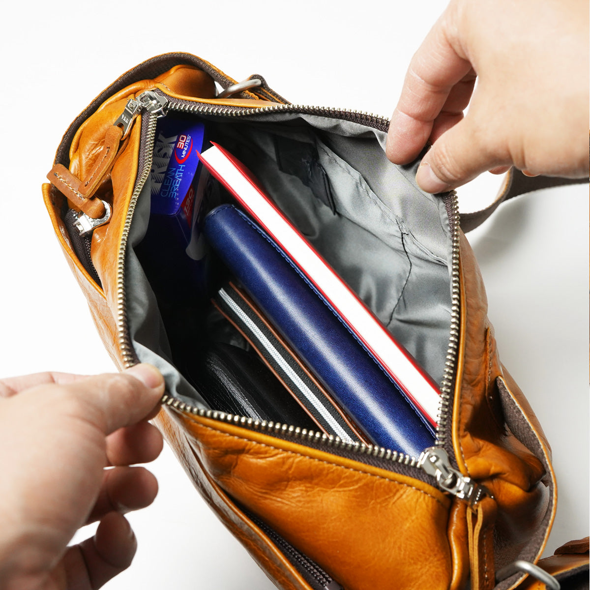 Full-Chrome Body Shoulder Bag KOT850