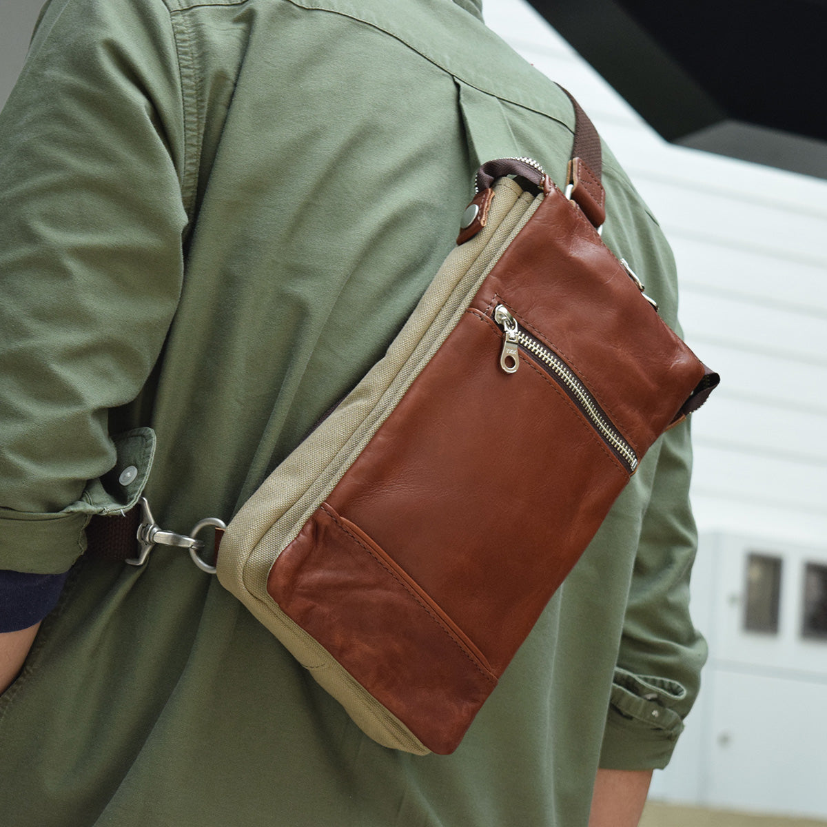 Glove Leather Vertical Body Bag YNM210