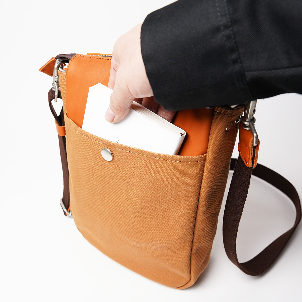 Glove Leather Vertical Shoulder Bag YNM232