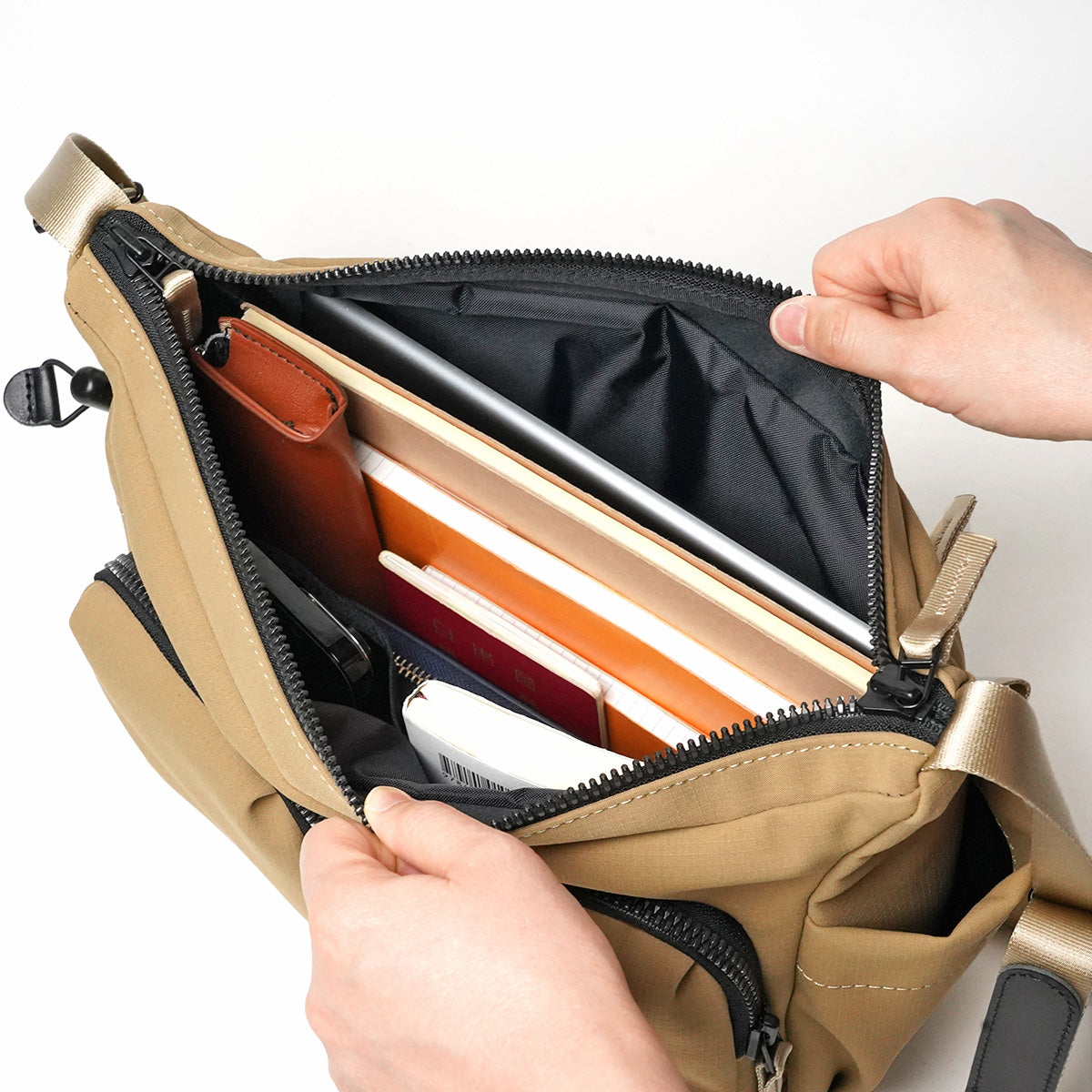MINOTECH -Minotech Layer- Shoulder Bag, Medium, YNM5604 