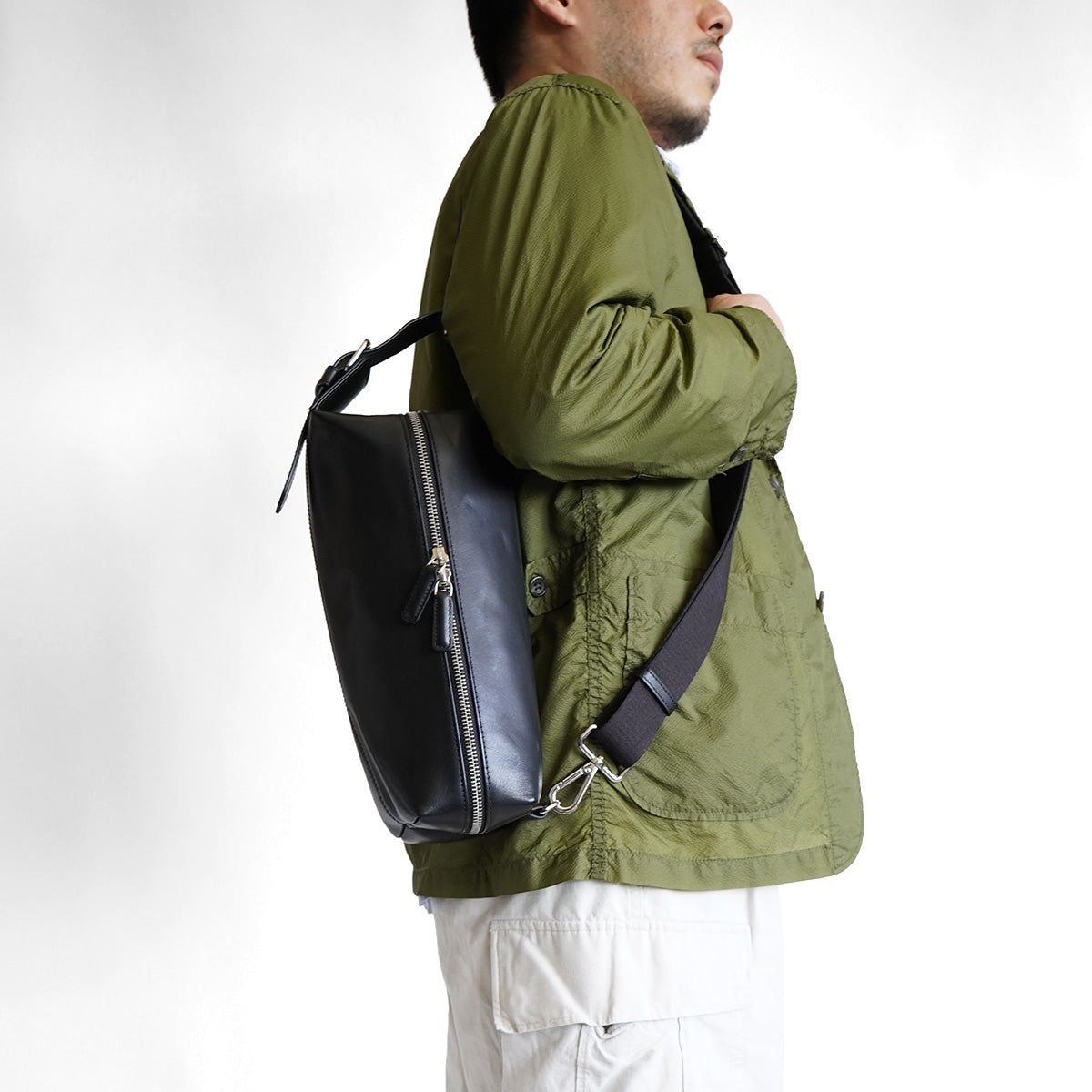 OIL PULLUP -Oil Pullup- Cylindrical 2-Way Clutch Shoulder Bag ZKM4000