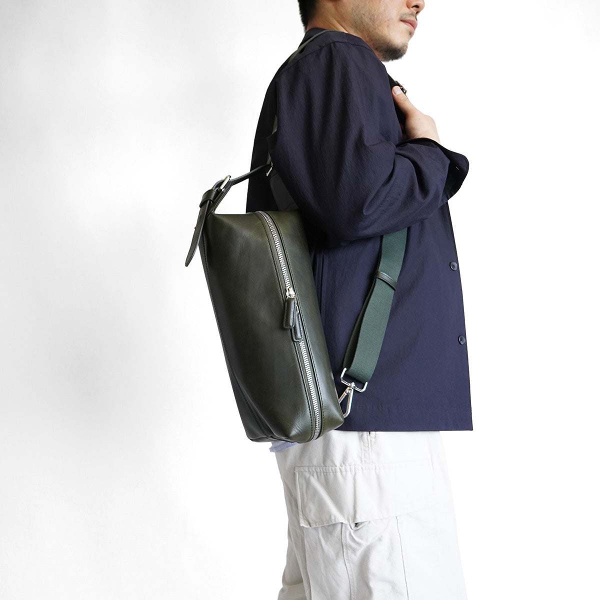 OIL PULLUP -Oil Pullup- Cylindrical 2-Way Clutch Shoulder Bag ZKM4000