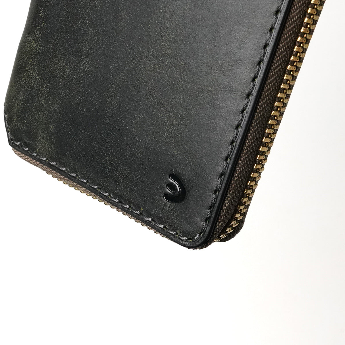 BLACK ON -ブラックオン- ラウンドファスナー ハーフ財布 ZYS1101